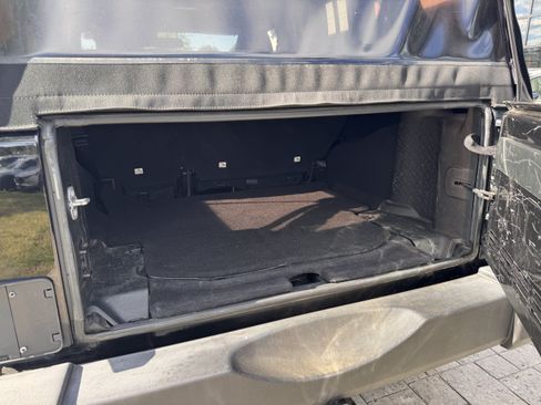 Used 2018 Jeep Wrangler Unlimited Sport S AWD/4WD image 9