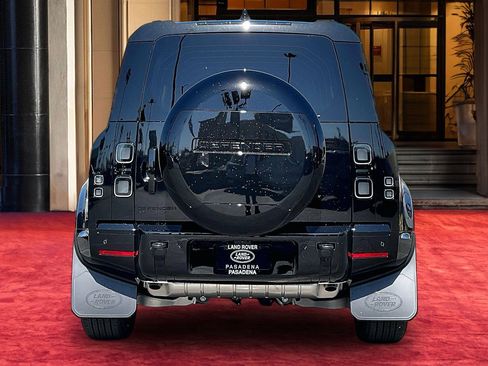 New 2026 Land Rover Defender 110 X-Dynamic SE image 5