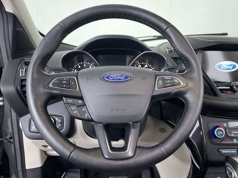 Used 2019 Ford Escape Titanium AWD/4WD image 14