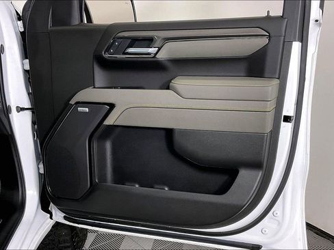 Used 2025 Chevrolet Silverado 1500 ZR2 w/ Technology Package image 25