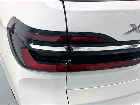 Used 2024 BMW X7 xDrive40i AWD/4WD image 33