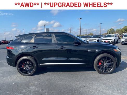 Used 2019 Jaguar F-PACE S image 10