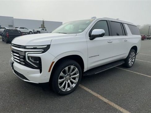 New 2025 Chevrolet Suburban Premier image 4