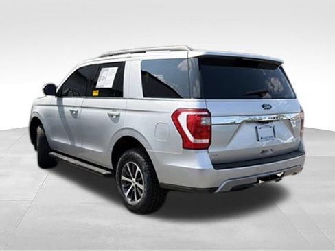 Used 2018 Ford Expedition XLT AWD/4WD image 3