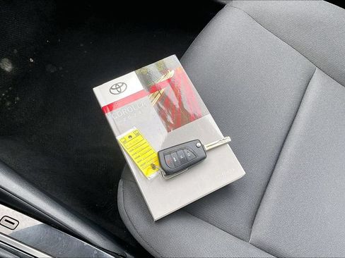 Used 2024 Toyota Corolla LE FWD image 10