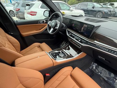 Used 2024 BMW X5 xDrive40i w/ M Sport Package AWD/4WD image 29