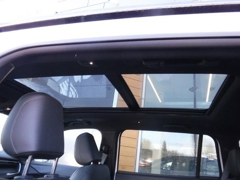 New 2026 Jeep Cherokee Overland w/ Trailer Tow Group image 9