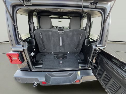 Used 2018 Jeep Wrangler Sport S image 10