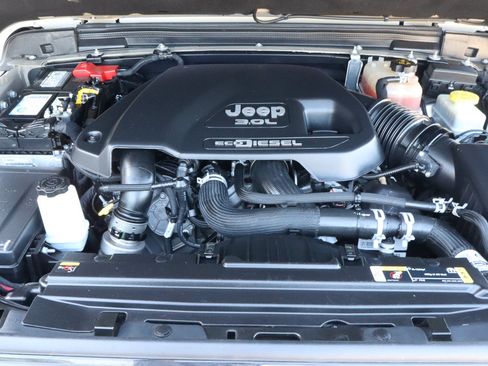 Used 2022 Jeep Wrangler Unlimited Sport AWD/4WD image 19