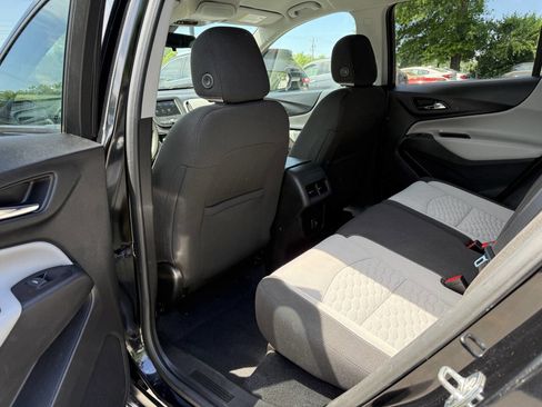 Used 2019 Chevrolet Equinox LS w/ LS Convenience Package image 10