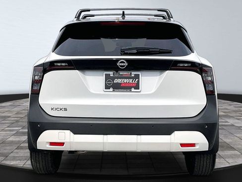 New 2026 Nissan Kicks SV FWD image 5