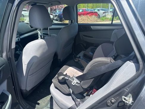 Used 2019 Subaru Outback 2.5i AWD/4WD image 5