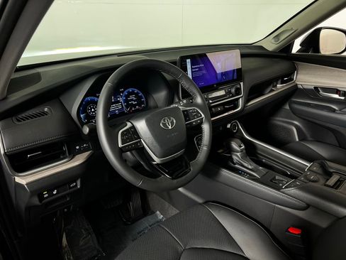 Certified 2026 Toyota Grand Highlander Limited image 12