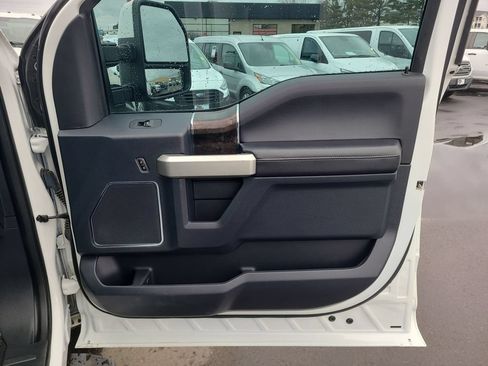 Used 2022 Ford F250 Lariat w/ Lariat Ultimate Package AWD/4WD image 42