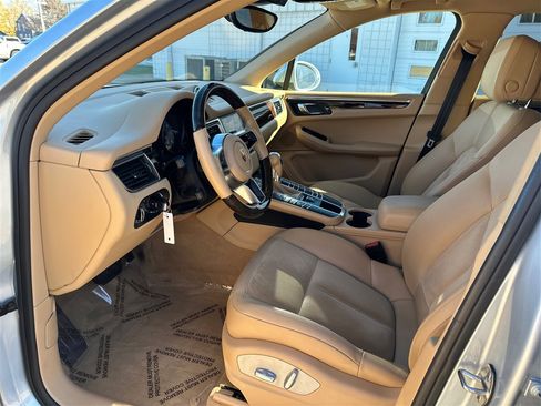Used 2017 Porsche Macan S w/ Dark Walnut Interior Package image 9