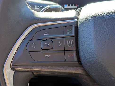 Used 2024 Jeep Grand Cherokee L Limited w/ Luxury Tech Group II image 17