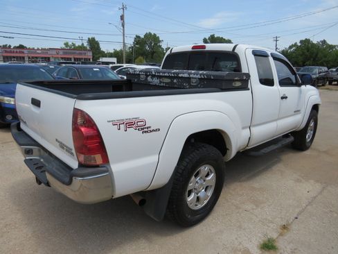 Used 2008 Toyota Tacoma PreRunner image 4