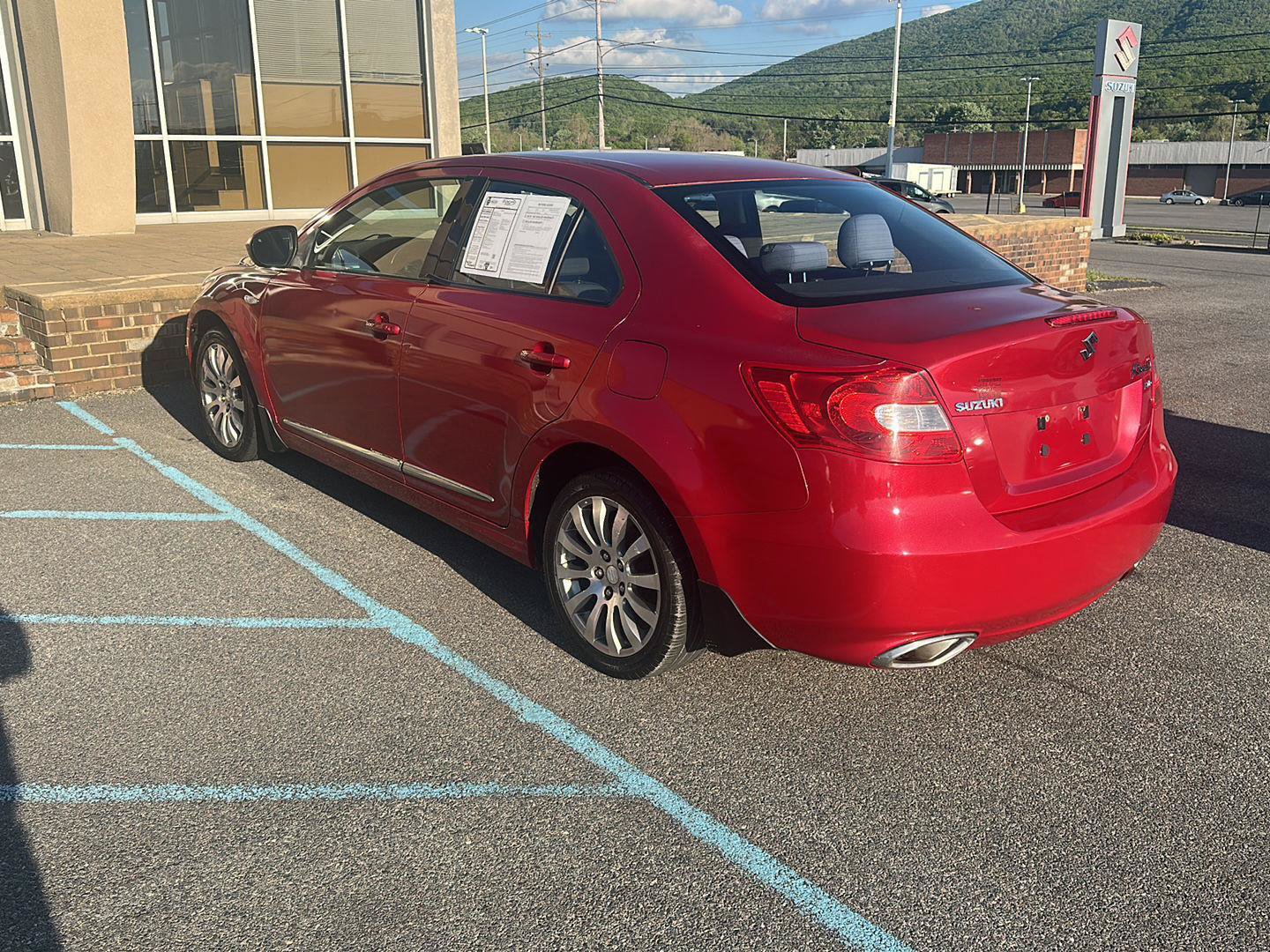 Used 2013 Suzuki Kizashi SE AWD/4WD image 2