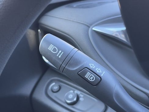 Used 2025 Buick Envista Preferred image 19