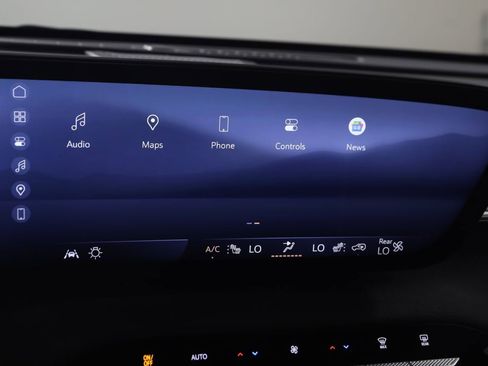Used 2025 Buick Enclave Sport Touring FWD image 10