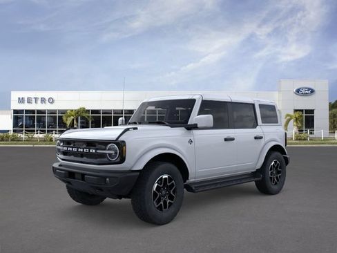 New 2026 Ford Bronco Outer Banks AWD/4WD image 1
