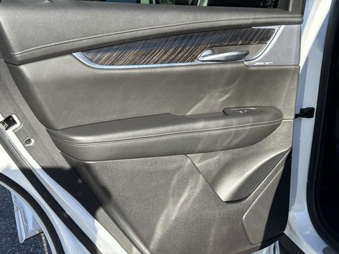 Used 2021 Cadillac XT6 Premium Luxury image 13