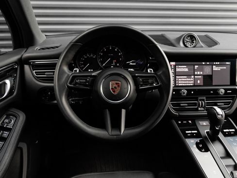 Certified 2026 Porsche Macan AWD/4WD image 17