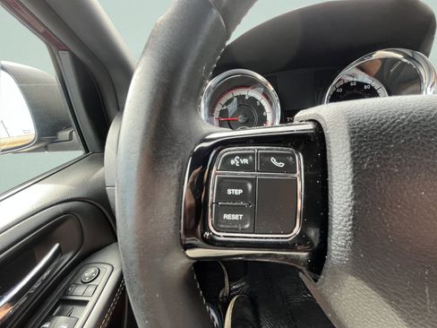 Used 2017 Dodge Grand Caravan SE FWD image 30
