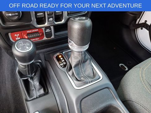 Used 2024 Jeep Wrangler Unlimited AWD/4WD image 14