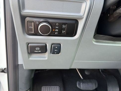 Used 2025 Ford F150 Lightning XLT AWD/4WD image 19