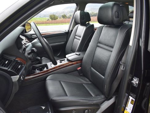Used 2010 BMW X5 xDrive30i image 21