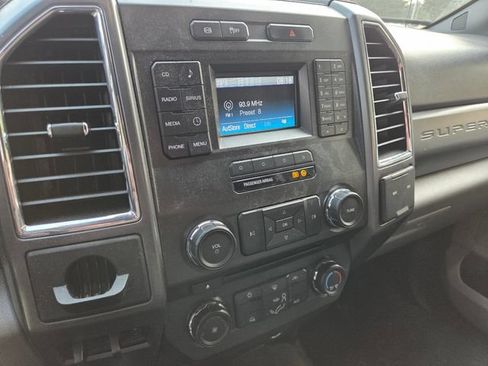 Used 2017 Ford F250 XLT AWD/4WD image 12