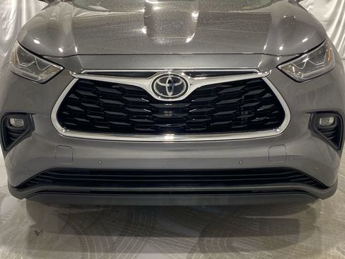 Used 2023 Toyota Highlander Limited image 28