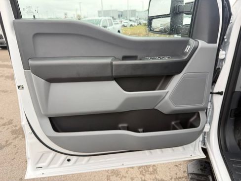New 2026 Ford F250 XL w/ XL Chrome Package image 8