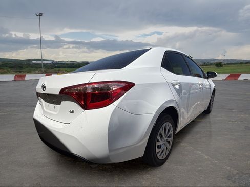 Used 2017 Toyota Corolla LE w/ Carpet Mat Package (TMS) FWD image 3