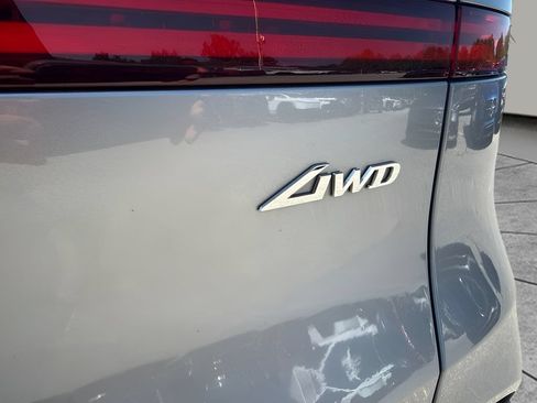 Used 2023 Genesis GV70 2.5T w/ Sport Prestige Package AWD/4WD image 24