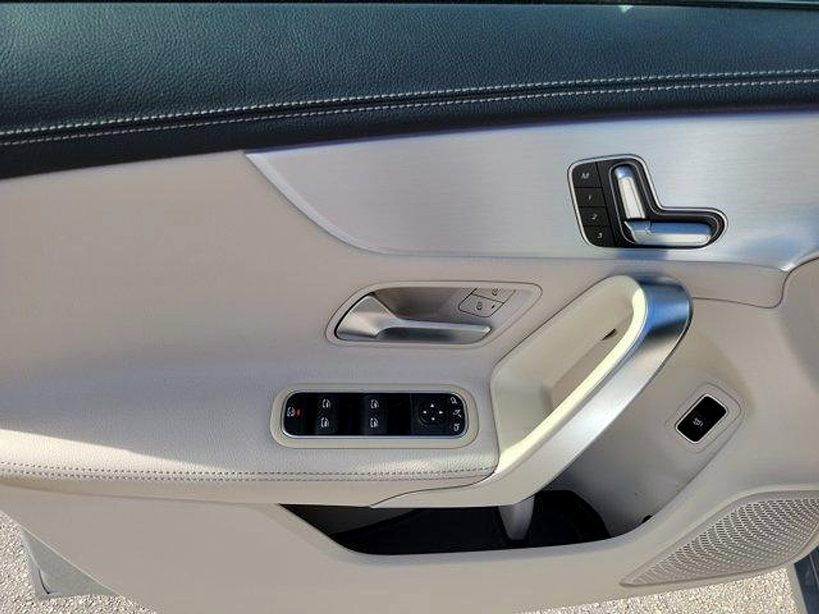 Used 2022 Mercedes-Benz CLA 250 image 20