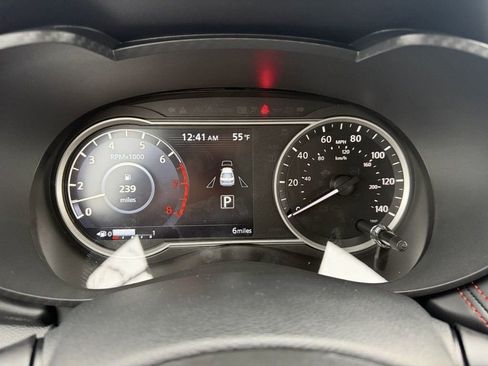 New 2025 Nissan Versa SR w/ Trunk Package image 18