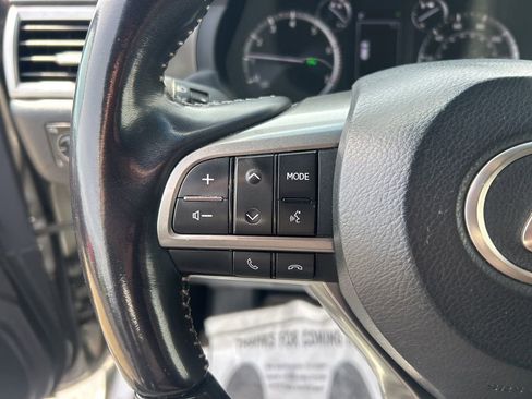 Used 2022 Lexus GX 460 Premium w/ Premium Package image 9