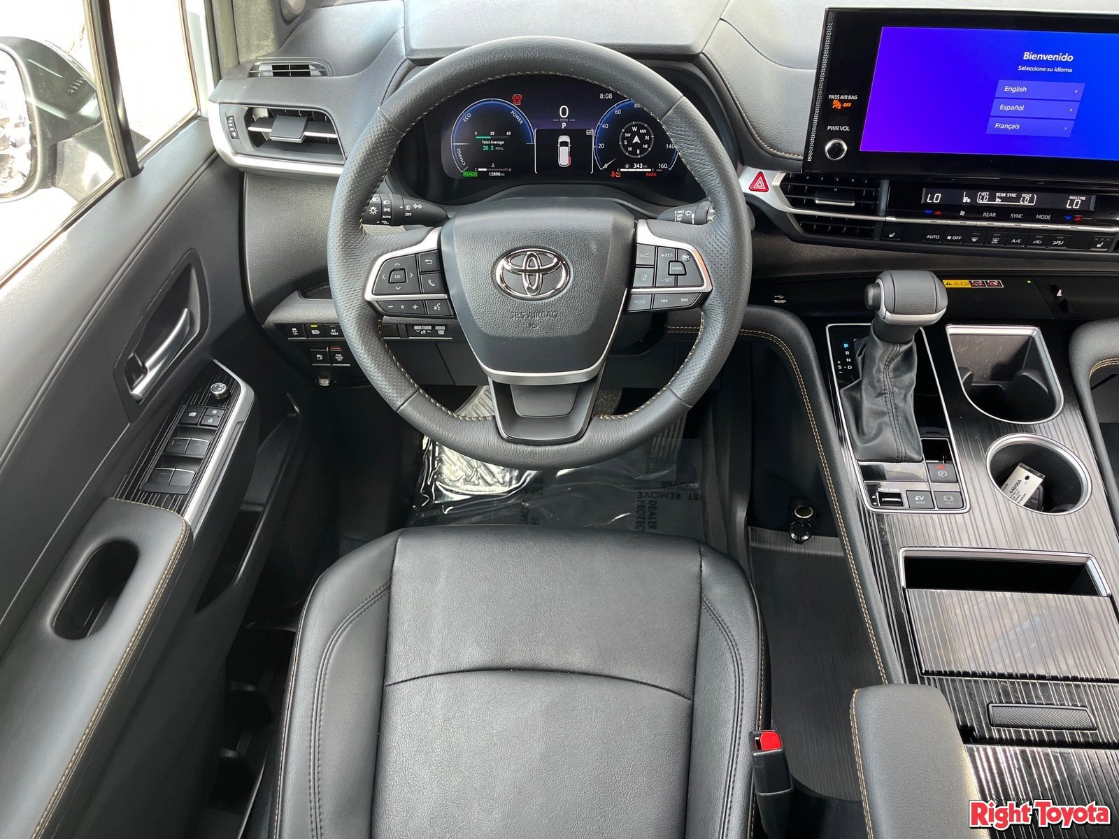 Certified 2025 Toyota Sienna XLE Woodland Edition AWD/4WD image 17