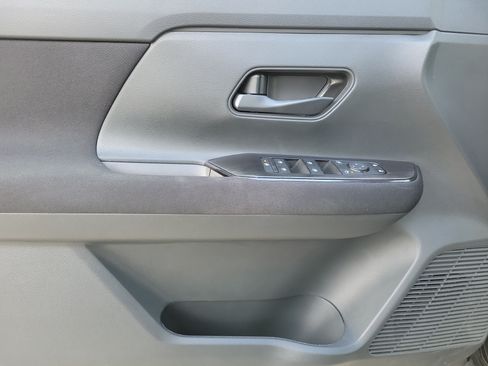 Certified 2025 Nissan Kicks S FWD image 15
