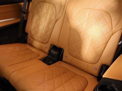 Used 2024 BMW X7 xDrive40i image 14