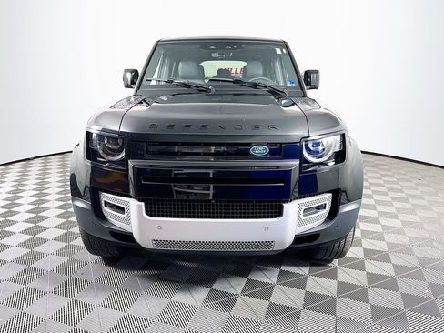 Used 2025 Land Rover Defender 110 S image 2