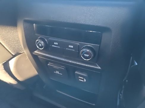 Used 2022 Chevrolet Traverse RS w/ LPO, Floor Liner Package image 82