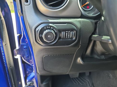 Used 2020 Jeep Wrangler Unlimited Sport S AWD/4WD image 25