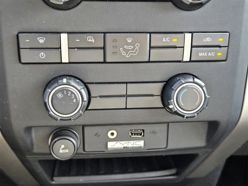 Used 2010 Ford F150 XLT image 16