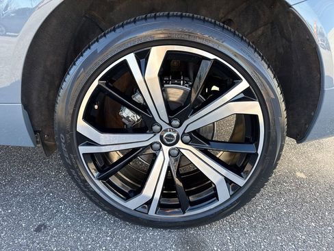 Used 2023 Volvo XC60 B5 Ultimate image 5