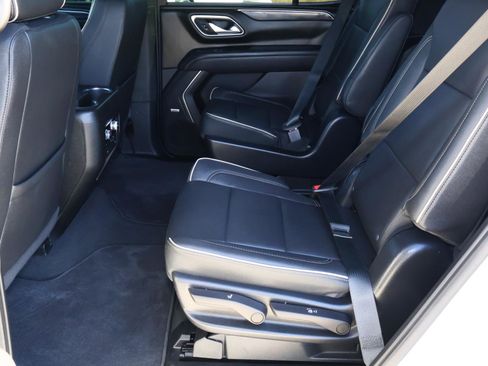 Used 2022 GMC Yukon SLT w/ SLT Premium Package image 22