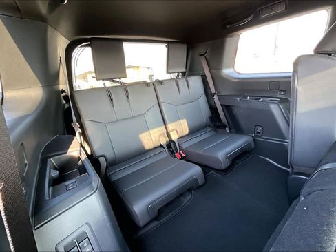 Used 2025 Lexus GX 550 w/ Cold Area Package AWD/4WD image 39