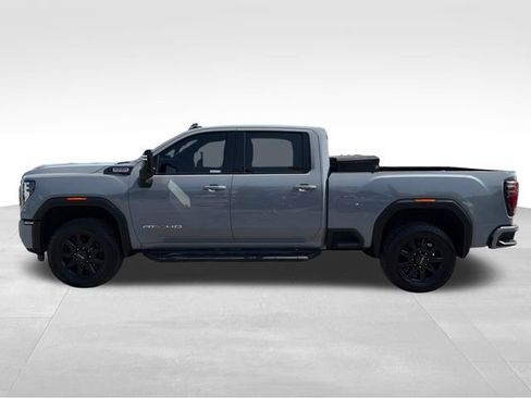 Used 2024 GMC Sierra 2500 AT4 w/ Technology Package AWD/4WD image 4